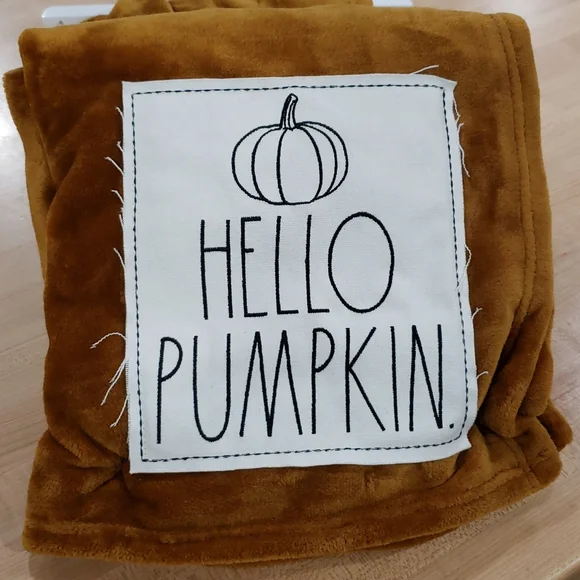 Rae Dunn blanket NWT - Picture 1 of 3